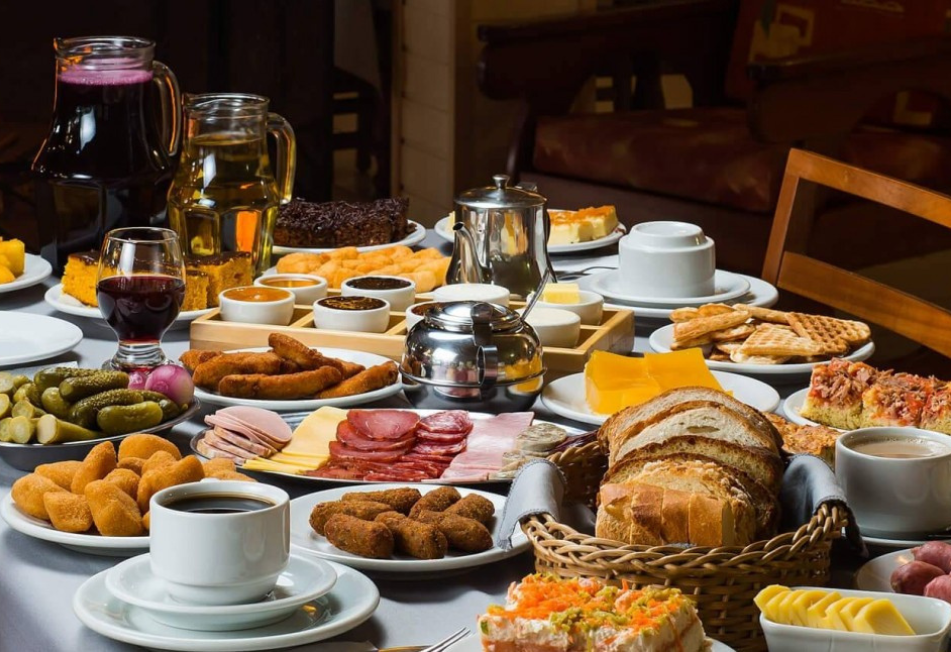 mesa farta Gramado Café Colonial